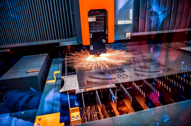 CNC金属<strong>激光</strong>切割，现代工业技术.