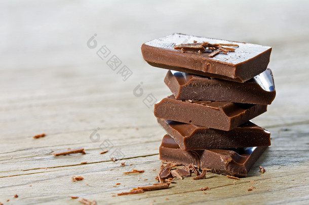 堆栈的巧克力块，最多近景与选定重点