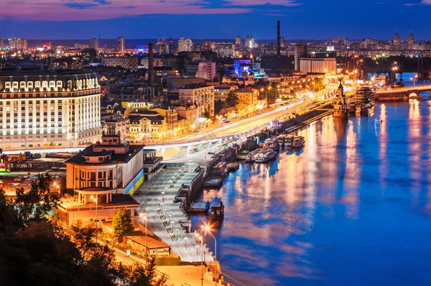 傍晚基辅，乌克兰的空中的风景