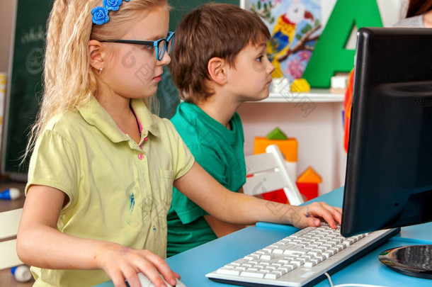 儿童<strong>电脑</strong>类我们为教育和视频游戏.