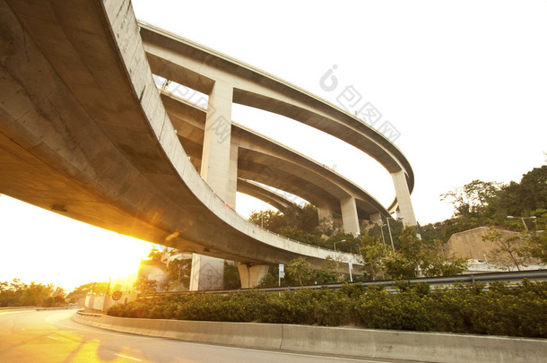 公路和高速公路日落时在<strong>香港</strong>αυτοκινητόδρομο στο ηλιοβασίλεμα στο Χονγκ Κονγκ