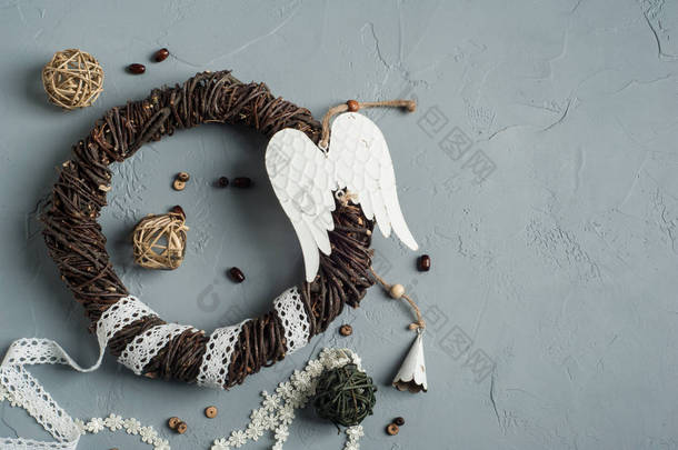 圣诞装饰用柳条圈，鞋带，天使的翅膀