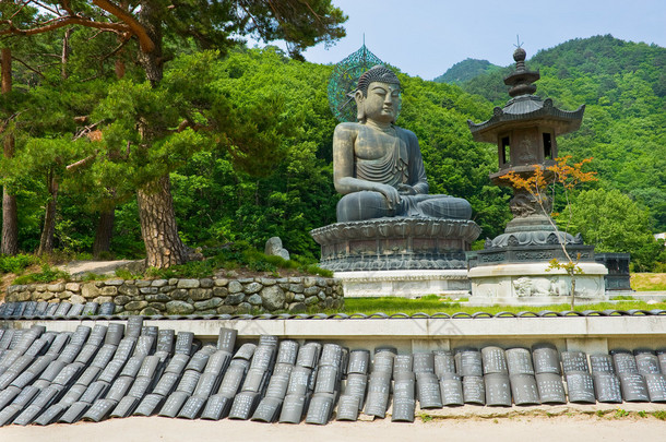 佛陀的巨型雕像