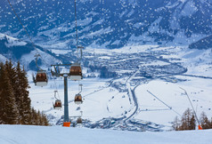 高山滑雪度假村湖畔奥地利