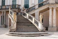 艾斯达哈兹城堡楼梯到宫殿
