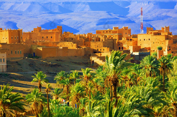 在摩洛哥，非洲北部的村庄