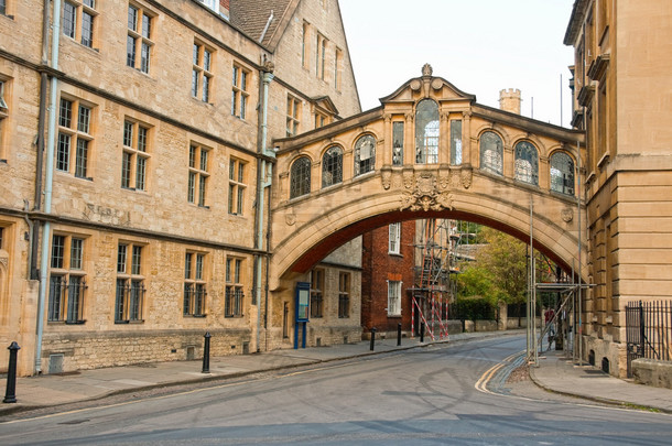 牛津大学的城市。英国