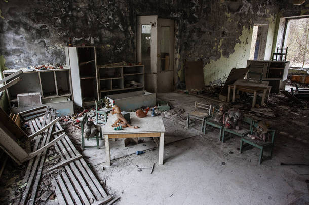 幼儿园，切尔诺贝利地区。迷失的城市Pripyat 。现代废墟。乌克兰。基辅地区.