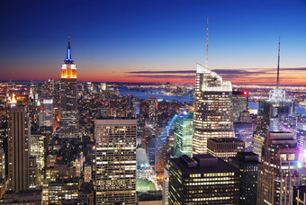 纽约曼哈顿帝国大厦和时代广场图片