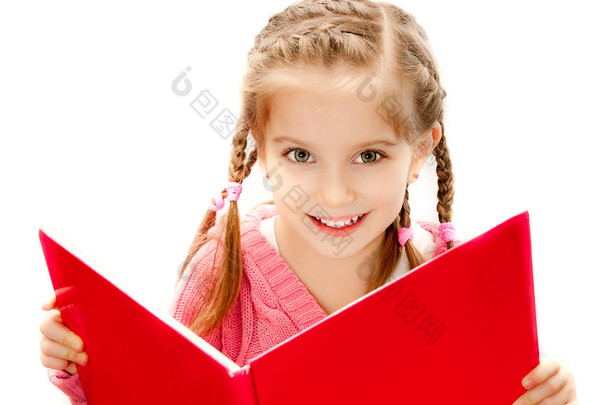 小女孩在看书