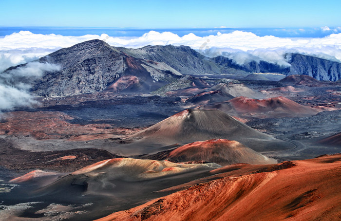 火山口的哈雷阿卡拉火山 (毛伊岛，夏威夷)-hdr 图像