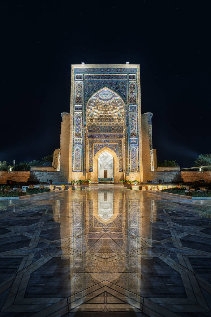 埃米尔陵墓位于乌兹别克斯坦中部的撒马尔罕