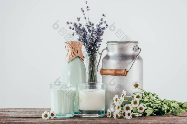 鲜奶和鲜花
