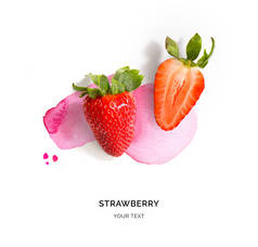 白色背景的成熟草莓