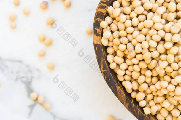 木盆黄黄豆-健康营养食品概念