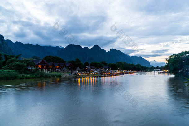 在老挝万荣南松河