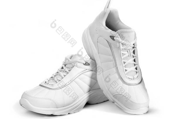 白色运动鞋为妇女隔绝在白色
