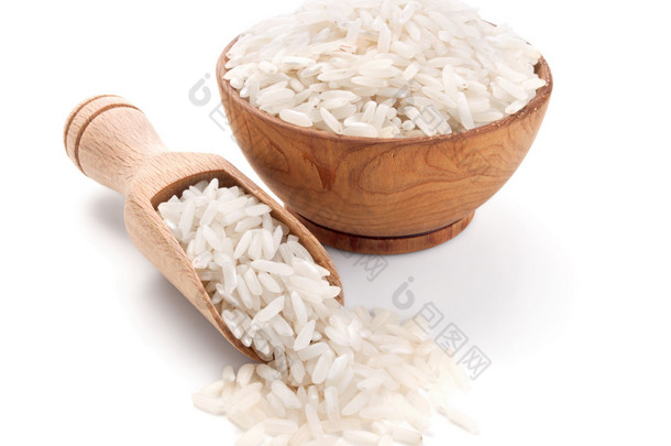 长粒米白色上孤立木碗里