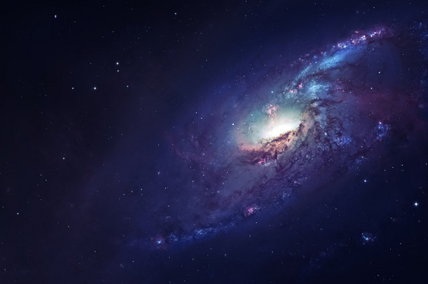 令人敬畏的螺旋星系离地球远许多光年。由美国国家航空航天局提供的元素
