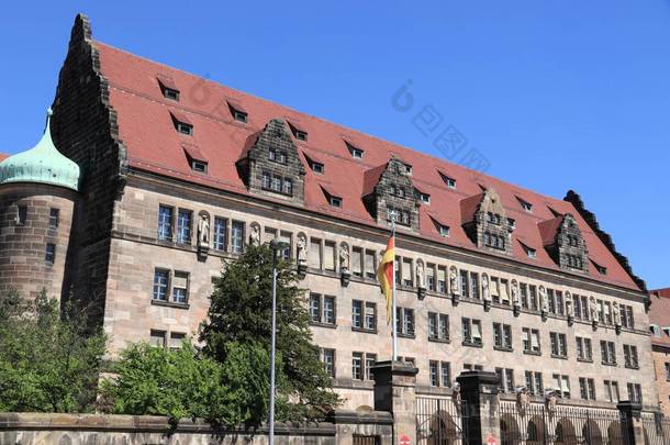 纽伦堡, 德国-正义宫殿纽伦堡审判在世界大战以后发生了2。目前: 区域法院、地方法院和<strong>检察</strong>厅.