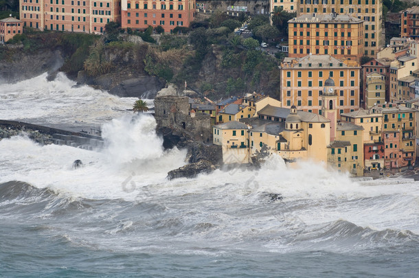 在 camogli 海上风暴