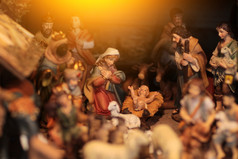 圣诞节场景与包括耶稣、 玛丽、 约瑟夫，国王的雕像