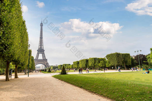 巴黎埃菲尔铁塔的特写拍摄