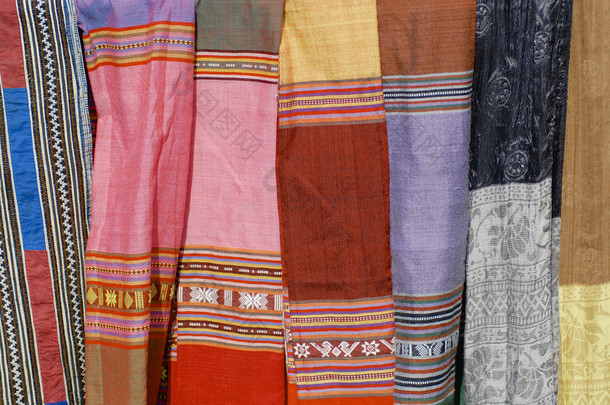黑色苗族（苗族）妇女围巾的传统图案，萨帕，越南。