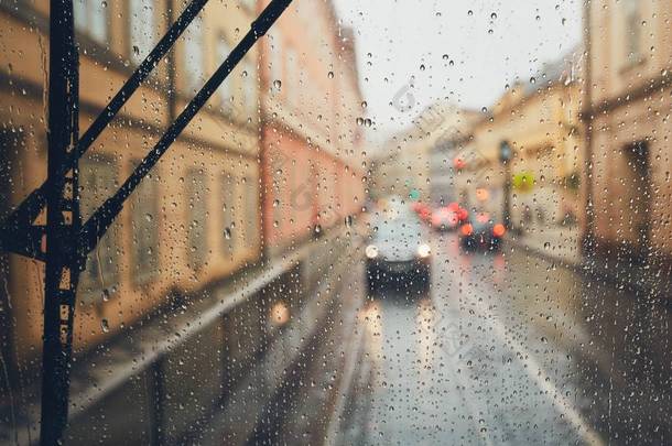 城市里的雨