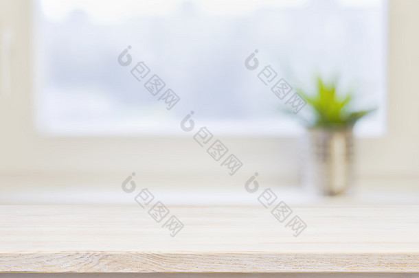 木制餐桌背景