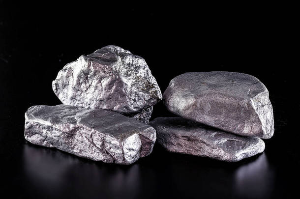 Germanium Germanium是一种<strong>化学元素</strong>，代号为Ge，银矿.