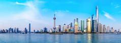 上海外滩的摩天大楼和摩天大楼