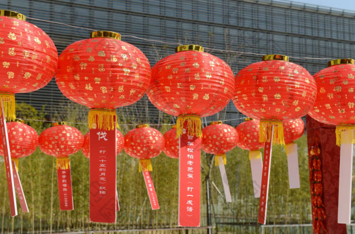 灯笼会带来好运和和平祈祷期间年年图片-包图网企业站