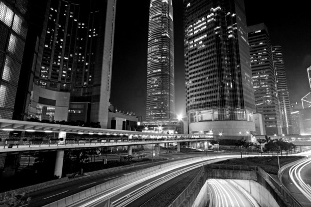 晚上经香港市区的交通情况