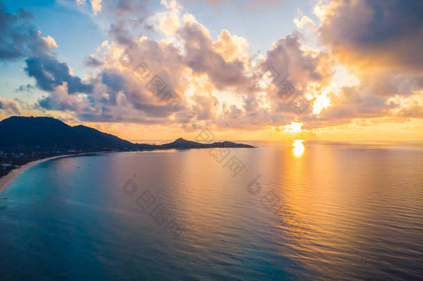 美丽<strong>的</strong>鸟瞰海滩和海洋或海洋在苏梅岛岛泰国旅游和度假