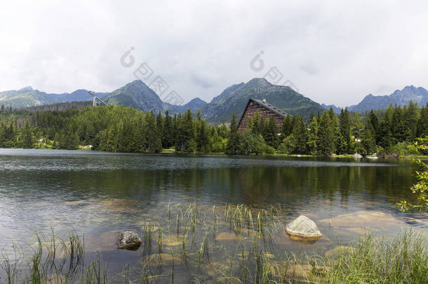 论斯洛伐克高 Tatras 的山峰和高山景观