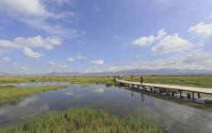 高原湖泊, 蓝天, 白云和湿地