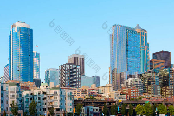 美国华盛顿州<strong>西雅图</strong>市中心海滨的建筑物.