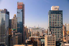 纽约市曼哈顿城市城市景观在阳光明媚的天中城
