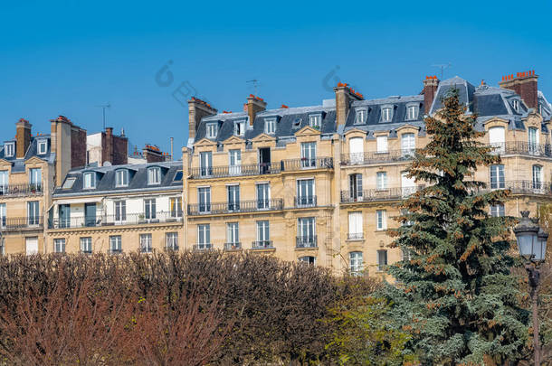 巴黎，美丽的建筑，典型的巴黎立面在伊拉西特