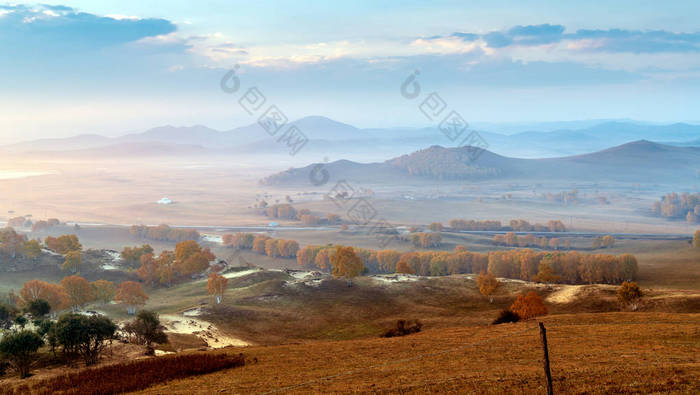 中国内蒙古，早上美丽的山景.