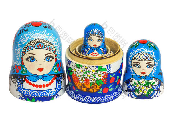 三个传统俄罗斯套娃
