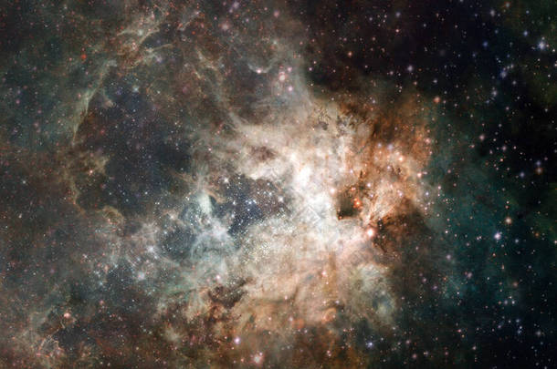 大约2300万光年外的银河。美国航天局提供的这一图像的要素.