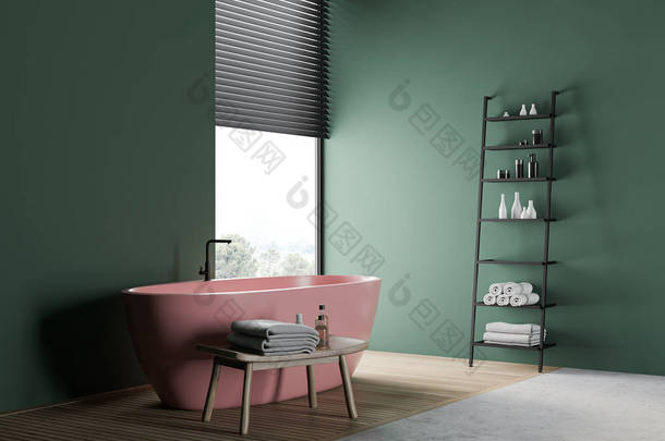 <strong>带</strong>有绿色墙壁、木制地板、舒适的粉色浴缸和<strong>带</strong>有毛巾和美容产品的黑色<strong>货</strong>架的现代阁楼浴室角落。视野模糊的窗户。3d渲染