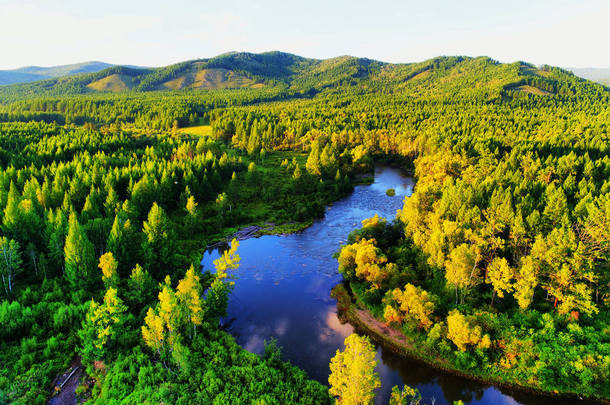 鸟图显示了中国东北黑龙江省大兴安岭地区的风景, <strong>也</strong>被称为黑龙江省大兴安岭地区, 2017年8月30日.