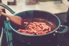 做Tteokbokki，在家里炒饭