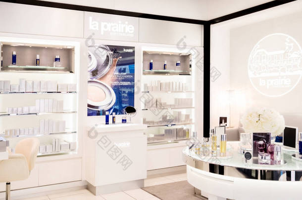伦敦, 英国-2018年8月31日: La 草原香水和化妆品化妆在精品店的奢侈品收藏。<strong>典雅</strong>店.