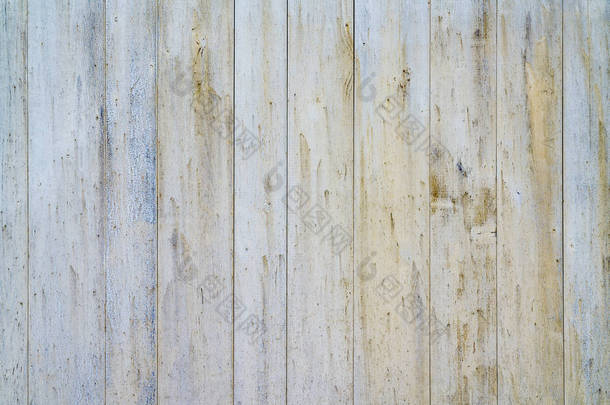 旧风化白色谷仓壁板与<strong>剥落油漆</strong>