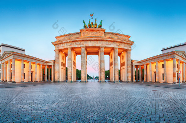 Brandenburger Tor (勃兰登堡门) 全景，著名的地标我