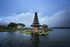 乌伦达努贝拉坦寺， 巴厘岛， 印度尼西亚
